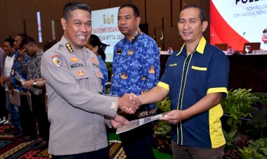 Polda-NTT-Berikan-Penghargaan-untuk-Proses-Rekrutmen-Anggota-Polri-TA-2024-yang-Transparan-dan-Akuntabel