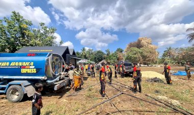 Batalyon-C-Pelopor-Satuan-Brimob-Polda-NTT-Gelar-Bhakti-Sosial-di-Desa-Limbu-Kambe-dan-Desa-Mangga-Nipi