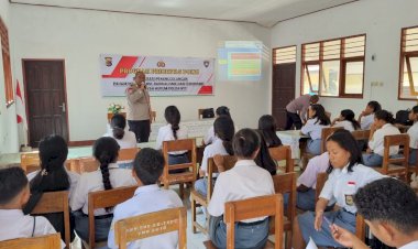 Polda-NTT-Sosialisasikan-Bahaya-Intoleransi-dan-Terorisme-di-SMK-Kristen-1-Kupang