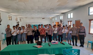 Cegah-Intoleransi,-Radikalisme,-dan-Terorisme,-Ditbinmas-Polda-NTT-Sambangi-SMA-Kristen-1-Kupang