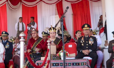 Wakapolda-Hadiri-Upacara-Bendera-Peringatan-HUT-RI-ke-79-di-Alun-alun-Rumah-Jabatan-Gubernur-NTT