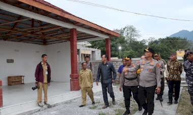 Kapolda-NTT-Tinjau-Proyek-Pembangunan-Asrama-dan-Tempat-Ibadah-di-Polres-Manggarai-Timur