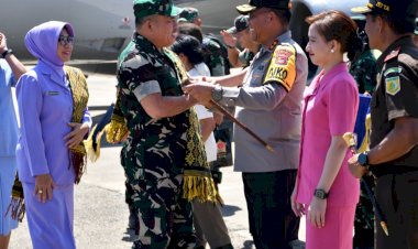 Pangkogabwilhan-II-Disambut-Kapolda-NTT-dalam-Kunjungan-Kerja-ke-Perbatasan-dan-Pulau-Terluar