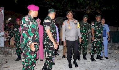 Kapolda-NTT-Dampingi-Pangkogabwilhan-II-Kunjungi-Pos-Satgas-Pulau-Terluar-di-Rote-Ndao