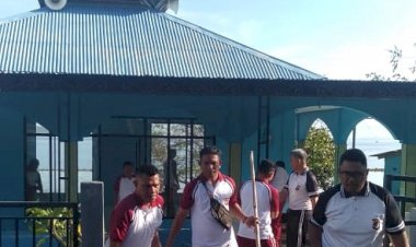 Peringati-Maulid-Nabi-Muhammad-SAW-1446-H,--Personel-Ditpolairud-Polda-NTT-Bersihkan-Tempat-Ibadah