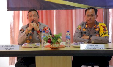 Gelar-Supervisi-di-Polres-SBD,-Kabidhumas-Polda-NTT-Tekankan-Pentingnya-Pengelolaan-Informasi-Publik