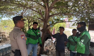Subsatgas-Binmas-Ops-Mantap-Praja-Beri-Edukasi-kepada-Driver-Ojek-Online-untuk-Sukseskan-Pilkada-Damai-di-NTT