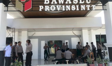 Subsatgas-Sterilisasi-Gelar-Patroli-Dialogis-dan-Pengamanan-di-Kantor-Bawaslu-NTT-pada-Tahapan-Kampanye-Pilkada-2024