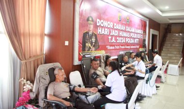 Bersama-PMI,-Bidhumas-Polda-NTT-Gelar-Donor-Darah-Peringati-HUT-ke-73-Humas-Polri