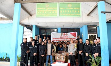 Bidhumas-Polda-NTT-Gelar-Bansos-untuk-Panti-Asuhan-dan-Wartawan-dalam-Rangka-HUT-ke-73-Humas-Polri