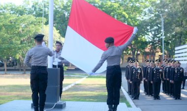 Polda-NTT-Gelar-Upacara-Khidmat-Peringatan-Hari-Pahlawan-2024-dengan-Tema-