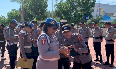 Propam-Polda-NTT-Sisir-Handphone-Anggota-Polres-Kupang:-Fokus-Cegah-Judi-Online