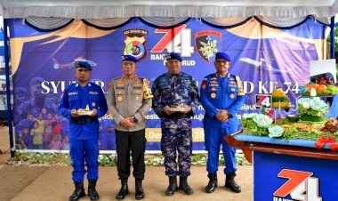Ditpolairud-Polda-NTT-Rayakan-HUT-ke-74-dengan-Aksi-Sosial-dan-Syukuran