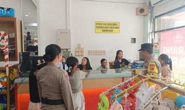 Satgas-Binmas-Ops-Lilin-Turangga-Beri-Imbauan-di-Pusat-Perbelanjaan-Kuanino-Jelang-Natal-2024-dan-Tahun-Baru-2025