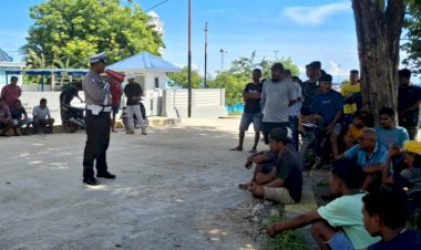 Polres-Sumba-Timur-Edukasi-Sopir-Dum-Truck-Demi-Keselamatan-Lalu-Lintas