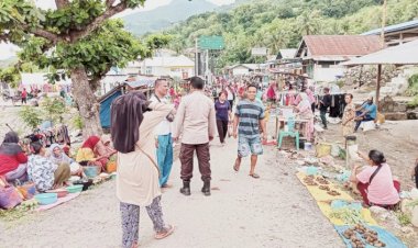 Polsubsektor-Pantar-Timur-Laksanakan-Patroli-dan-Pengamanan-di-Pasar-Tradisional-Bakalang