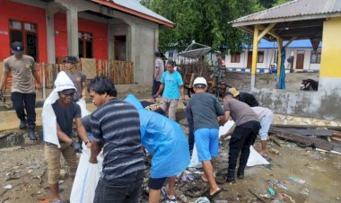 Polisi,-Wartawan,-dan-Warga-Bersatu-Bersihkan-Desa-Wisata-Warloka-Pesisir-di-Peringatan-HPN-2025