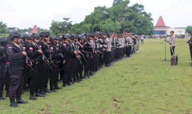 Polres-Sumba-Barat-Laksanakan-Pengamanan-Ritual-Adat-Pasola-di-Kecamatan-Lamboya