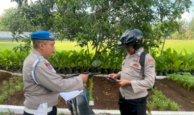 Bidpropam-Polda-NTT-Lakukan-Razia-Internal,-Pastikan-Polisi-Taat-Aturan