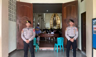 Pengamanan-Ketat-Warnai-Ibadah-Misa-Paskah-di-Gereja-Santo-Petrus-Haukoto-dan-TDM,-Kupang