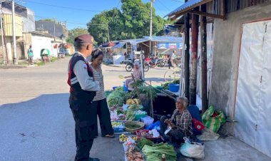 Polres-Sumba-Timur-Gelar-Patroli-Preventif,-Ajak-Masyarakat-Jaga-Keamanan-Kota-Waingapu