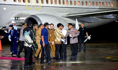 Wapres-RI-Gibran-Rakabuming-Tiba-di-Bandara-El-Tari-Kupang,-TNI-Polri-Kawal-Ketat-Pengamanan