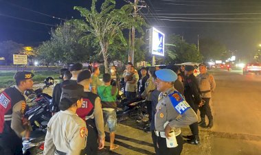 Operasi-Pekat-Turangga-2025,-Polda-NTT-Gencarkan-Patroli-Malam-Cegah-Premanisme-di-Kota-Kupang
