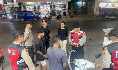 Aksi-Humanis-Tim-UKL-2-Operasi-Pekat-Turangga-2025:-Tertibkan-Lalu-Lintas-dan-Bongkar-Parkir-Liar-di-Kupang