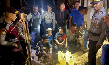 UKL-3-Operasi-Pekat-Ungkap-Penyulingan-Miras-dan-Penjual-Ilegal-di-Wilayah-Kupang