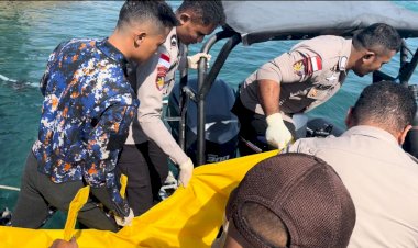 Ditpolairud-Polda-NTT-dan-Polsek-Kupang-Barat-Evakuasi-Jenazah-di-Perairan-Lalendo