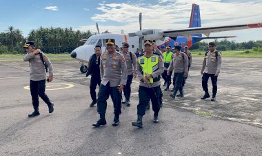 Kapolda-NTT-Tinjau-Langsung-Dampak-Erupsi-Lewotobi-Laki-Laki-di-Flores-Timur