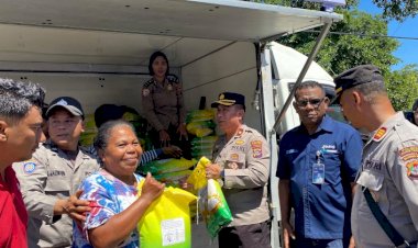 Polres-Flotim-Hadirkan-Senyum-Warga-Lewat-Gerakan-Pangan-Murah-di-Larantuka