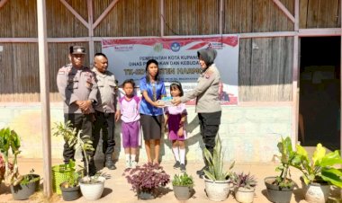 Polsek-Maulafa-Tebar-Semangat-Belajar-untuk-100-Siswa-TK–SD-Kristen-Harmony