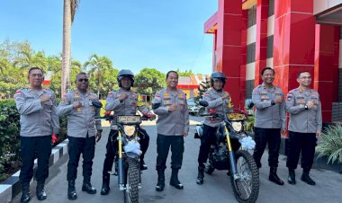 Terobosan-Kapolda-NTT:-Hadiah-Motor-‘Emas’-untuk-Dua-Bhabinkamtibmas,-Penjaga-Keamanan-dan-Hati-Masyarakat