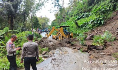 Kapolres-Nagekeo-Terjun-Langsung-Tangani-Longsor-Boawae–Mauponggo,-Akses-Jalan-Mulai-Pulih-Secara-Bertahap