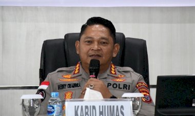 Polri-untuk-Masyarakat:-Polda-NTT-Kerahkan-102-Personel-Bantu-Penanganan-Banjir-Nagekeo