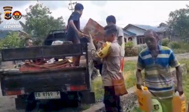 Sentuhan-Kepedulian-Kapolda-NTT,-Hadirkan-Senyum-bagi-Keluarga-Kurang-Mampu-di-Manggarai-Timur