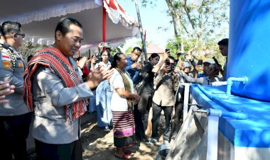 Hadiah-Kehidupan:-Kapolda-NTT-Resmikan-Sumur-Bor-untuk-Warga-Liliba