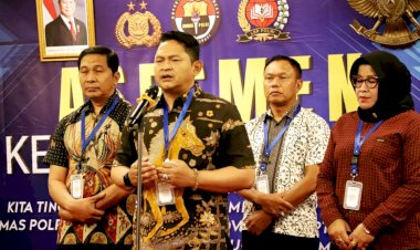 Kompeten!-Kabidhumas-dan-Anggota-Bidhumas-Polda-NTT-Lulus-Sertifikasi-Kehumasan
