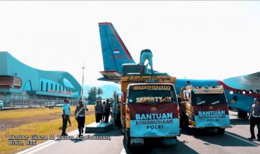 Polri-&-Bhayangkari-Bersinergi,-Bantu-Warga-Mauponggo-Pasca-Banjir-Bandang