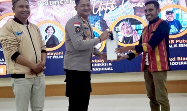 Kabidhumas-Polda-NTT-Hadiri-Peluncuran-Buku-Jurnalis-Kompas,-Dorong-Mahasiswa-Lebih-Melek-Informasi-dan-Bijak-dalam-Bermedia