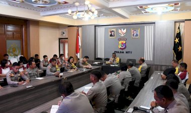 Biro-Ops-Polda-NTT-Gelar-Sosialisasi-Integritas-dan-Pembahasan-SOP-Kotak-Saran-Digital