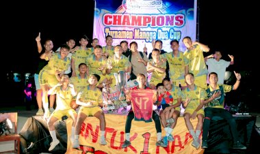 Kapolda-NTT-Apresiasi-Tribrata-FC-Juara-Turnamen-Mangga-Dua-Cup-3-Tahun-2025