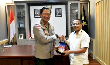 Polda-NTT-Terima-Plakat-Penghargaan-dari-Yayasan-Bantuan-Kasih-Indonesia-(YBKI)-atas-Dukungan-dan-Pengamanan-Kegiatan-Muskhatlon-2024