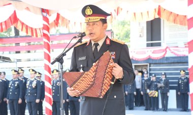 Polda-NTT-Gelar-Upacara-Sumpah-Pemuda-ke-97-dan-Apel-Kebangsaan-Ojol-Buruh:-Kapolda-Ajak-Pemuda-Jadi-Pelaku-Perubahan-untuk-Indonesia-Bersatu