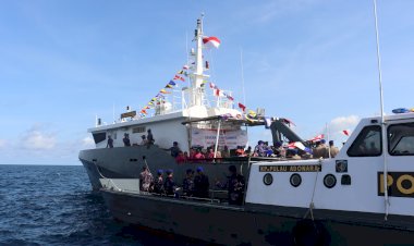 Peringati-HUT-Polairud-ke-75,-Ditpolairud-Polda-NTT-Gelar-Upacara-Tabur-Bunga-di-Laut-Kupang