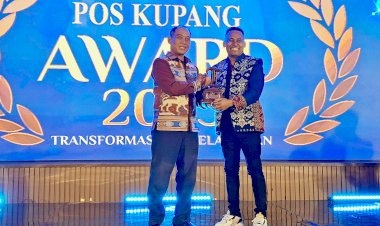 Kapolres-Sumba-Timur-Terima-Pos-Kupang-Award-2025-atas-Komitmen-Ungkap-Tindak-Pidana-Konvensional