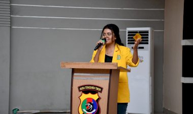 Pidato-Mahasiswi-Undana-Warnai-Konferensi-Pers-Akhir-Tahun-Polda-NTT:-Keterbukaan-Informasi-sebagai-Cahaya-Demokrasi