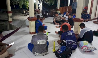 Polda-NTT-dan-Tim-SAR-Evaluasi-Pencarian-Hari-Pertama-Korban-Tenggelamnya-KM-Putri-Sakinah-di-Selat-Padar