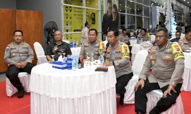 Kapolda-NTT-bersama-Forkopimda-Ikuti-Zoom-Meeting-Bersama-Kapolri,-Pantau-Kamtibmas-Malam-Tahun-Baru-di-Kupang